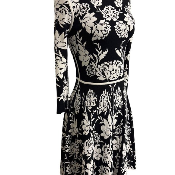 Reversible Black & White Floral Knit Dress 3/4 Sleeves Fit & Flare Style Womens - Picture 2 of 15